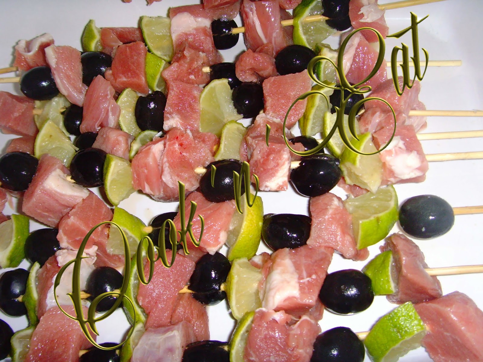 Recette de Brochettes de filet mignon, miel olives et citron
