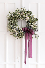Christmas DIY Blue and White Olive holiday wreath