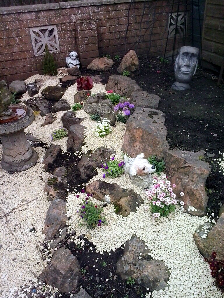Pat Elliott Making a Rockery in my Scottish garden