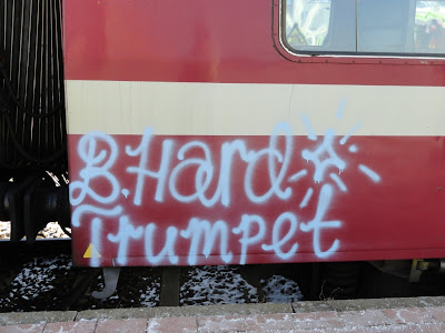 TRUMPET graffiti