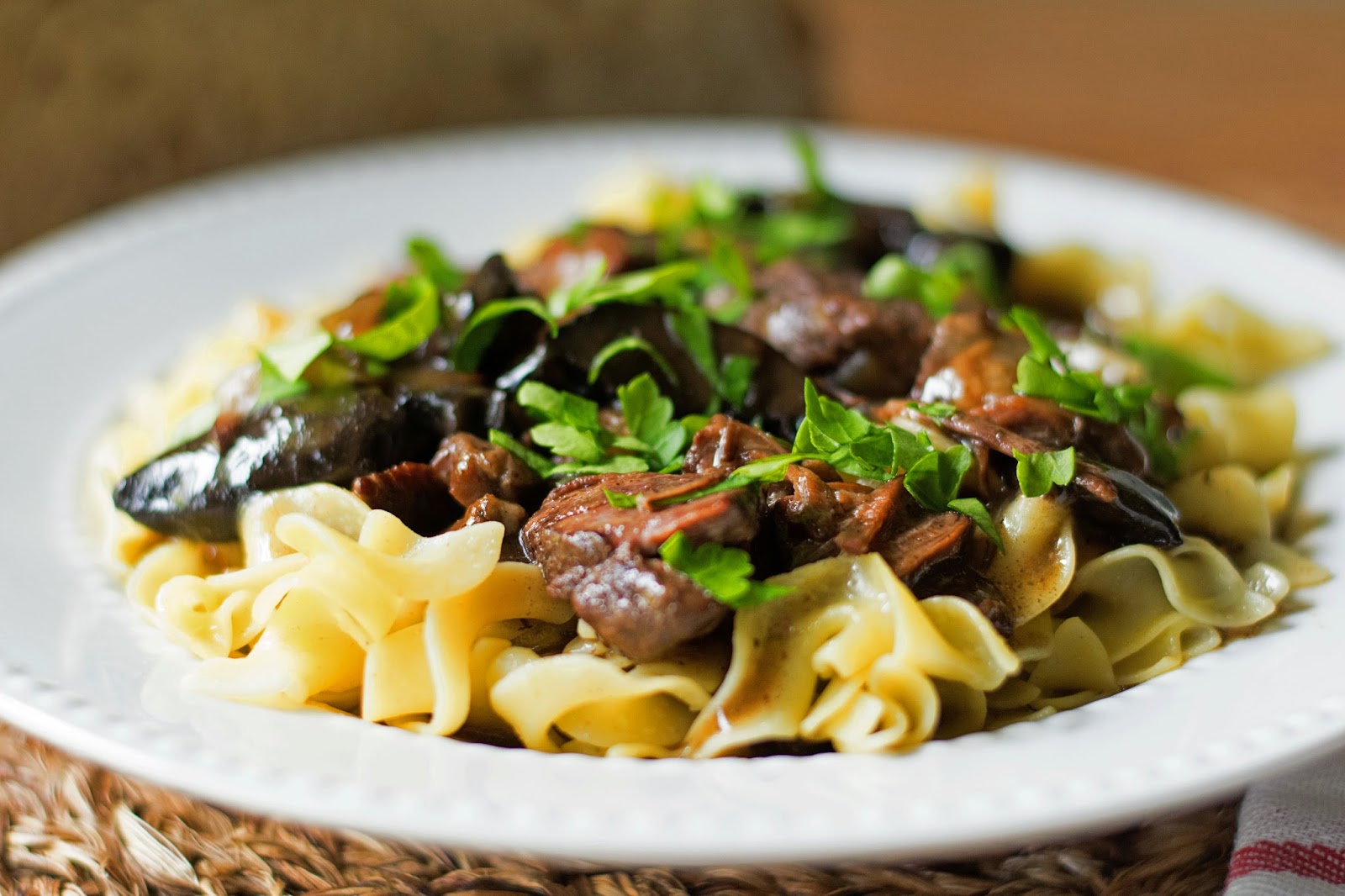 Crockpot Beef Tips W Mushroom Gravy The Kitchen Wife