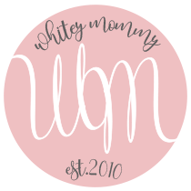  Whitey Mommy : A full time mommy, A freelance graphic Designer