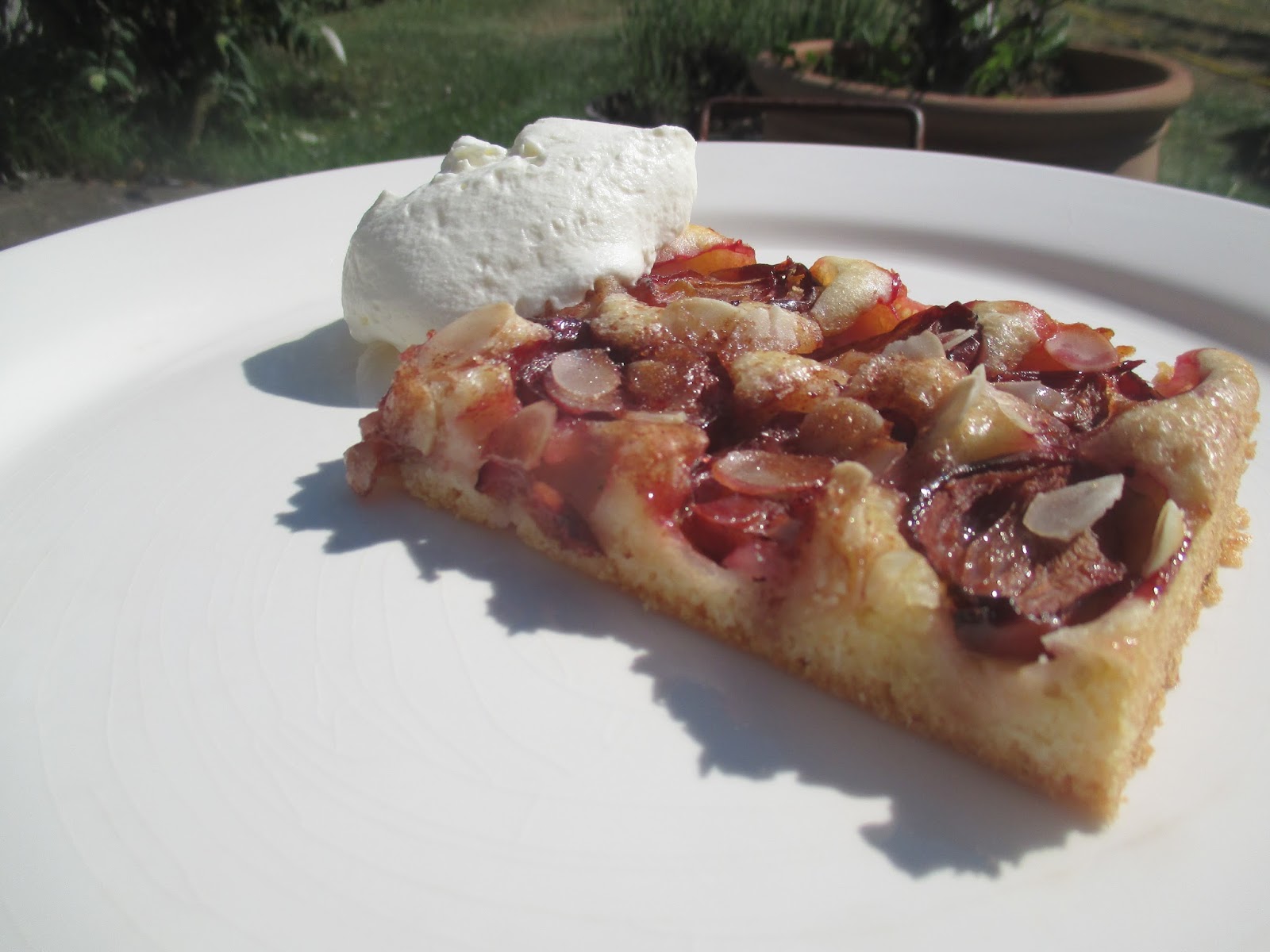 Pflaumenkuchen mit Butter und Mandeln – glatzkoch.de