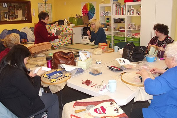 Rug Hooking - Beaconsfield Hooking Crafters Guild