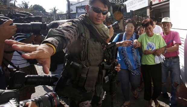 Militer Filipina Bebaskan Sebagian Sandera MNLF
