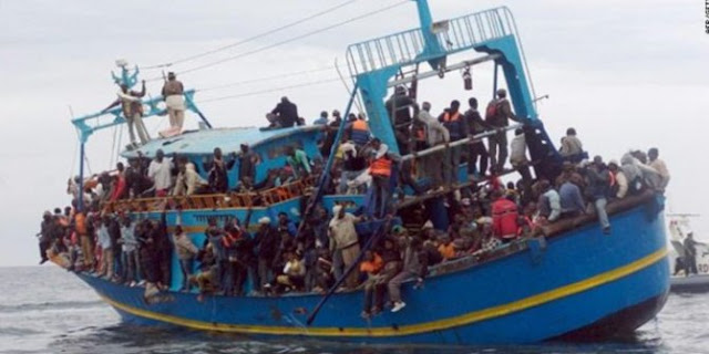 Italia selamatkan 135 imigran kapal terbalik di Laut Mediterania