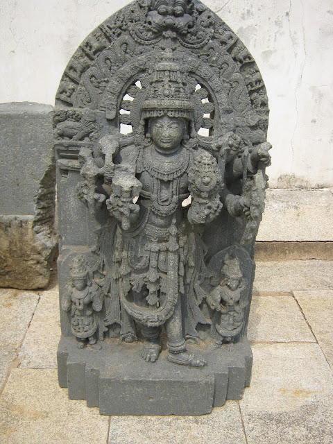 Somanathapura Keshava Temple - Outside idol carvings