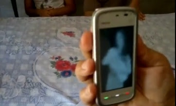 fantasma de mujer dando de lactar amamantando a bebe en argentina