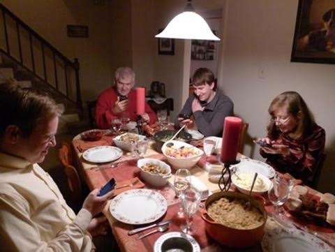 25 Pictures That Prove Technology Is Ruining Society - What a nice family dinner. 25 Pictures That Prove Technology Is Ruining Society - What a nice family dinner.