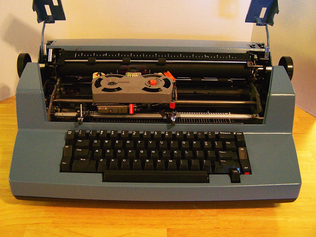 IBM Selectric III Dual-Pitch Correcting, model 6705. Lighted Margin Scale  Freshly Cleaned, Lubed and Adjusted New Sound Insulating Foam Ready To Use