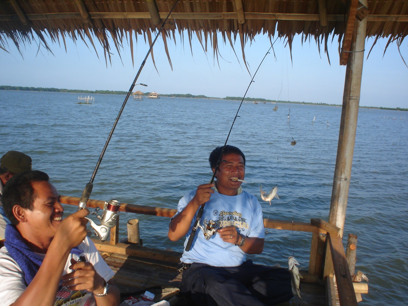 suasana pantai mekar