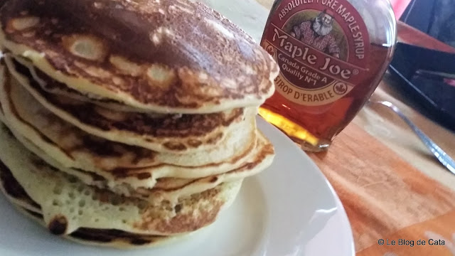 Pancakes  cu sirop de artar/ Clatite Canadiene
