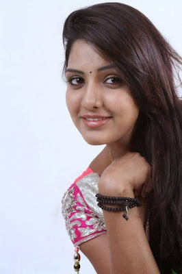 Pavani Reddy Actress in Neelakuyi Serial on Asianet