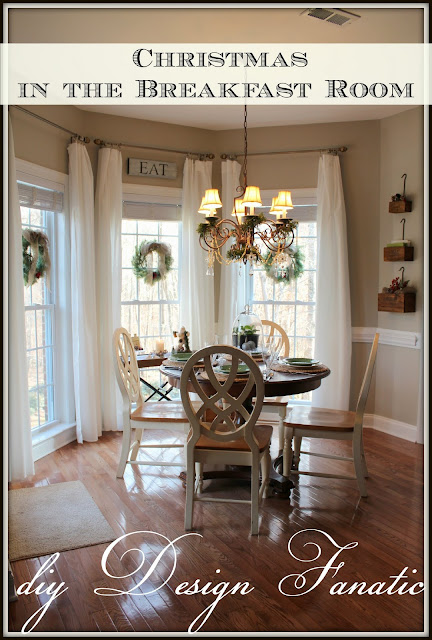 Christmas, Christmas in the breakfast room, Christmas decorating, cottage, cottage style, farmhouse, farmhousestyle, diyDesignFanatic.com