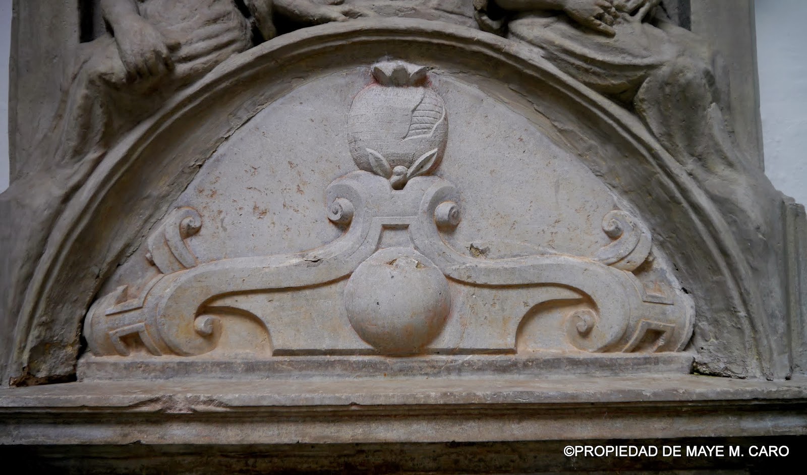 Pilones y Aljibes de Granada En el patio de la Casa de los Condes de