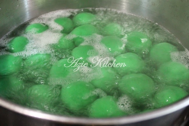 Kuih Badak Berendam