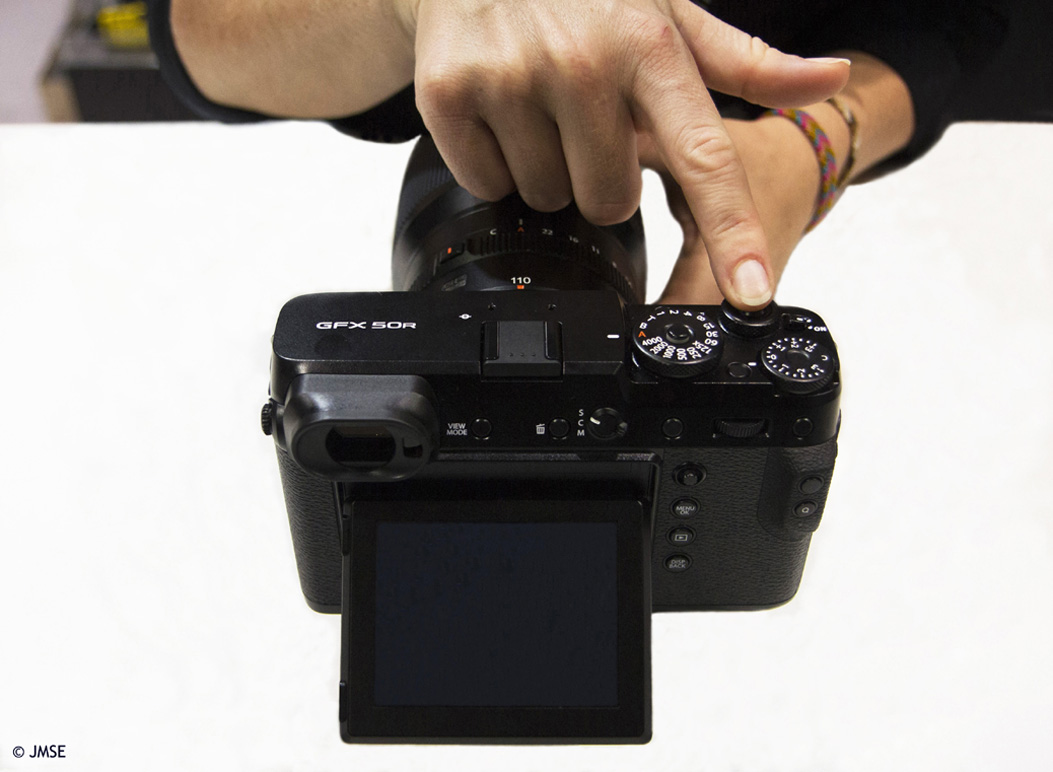 elrectanguloenlamano FUJIFILM GFX 50R AN AFFORDABLE TOPNOTCH MIRRORLESS EVF MEDIUM FORMAT