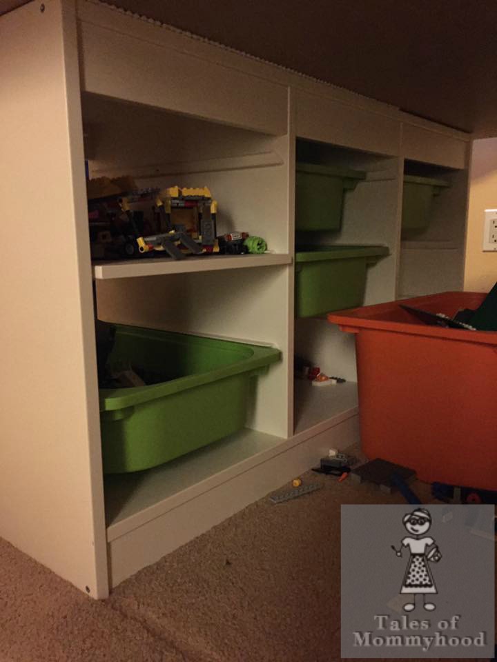 Tales of Mommyhood Easy To Make Lego Table