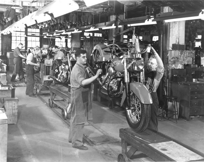A Look Inside the Harley  Davidson  Factory  of Yesteryear 