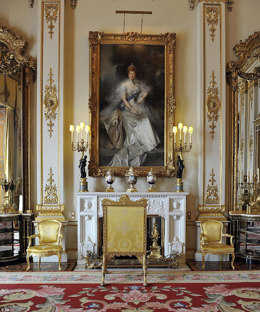 The Anglofiles: Inside Buckingham Palace