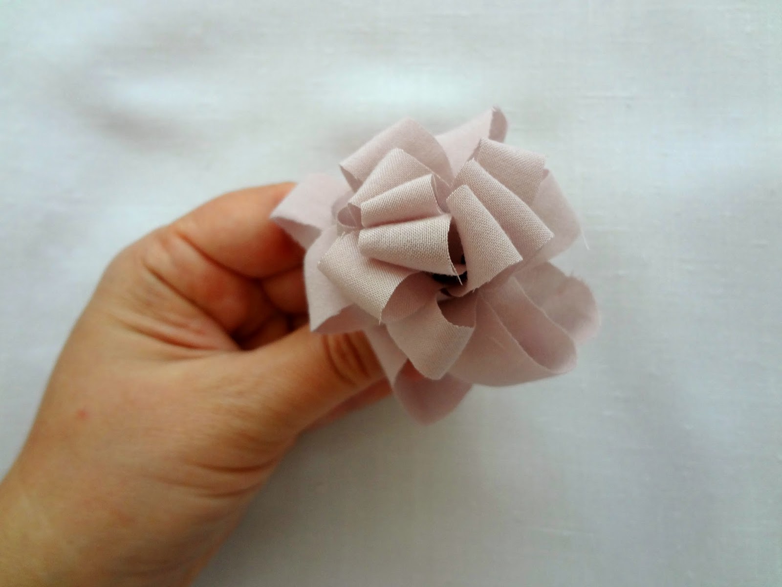 Little Treasures Fabric Rose Brooch tutorial