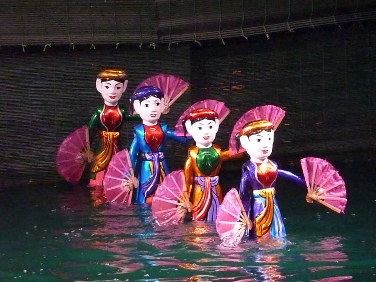 petitouratandem LE THEATRE DE SUR L'EAU.