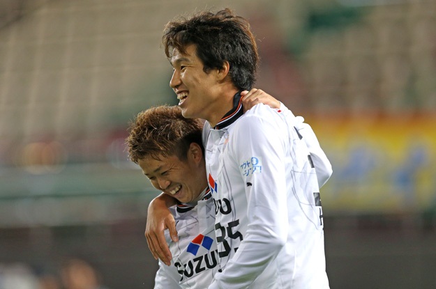 Kazu e Nakamura - Yokohama - Jogadores que jogaram juntos