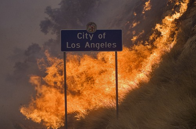 It's now a total of six massive wildfires raging out of control in southern California Worst-brush-fires-southern-california-los-angeles