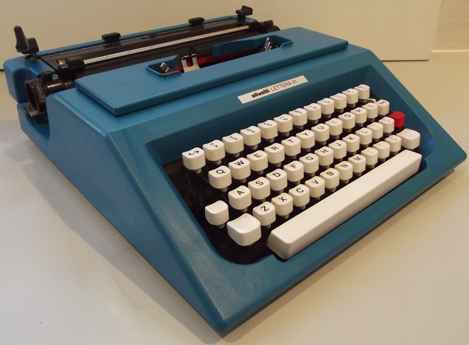 oz.Typewriter The Art of Sottsass and Bellini Top 10 Olivetti