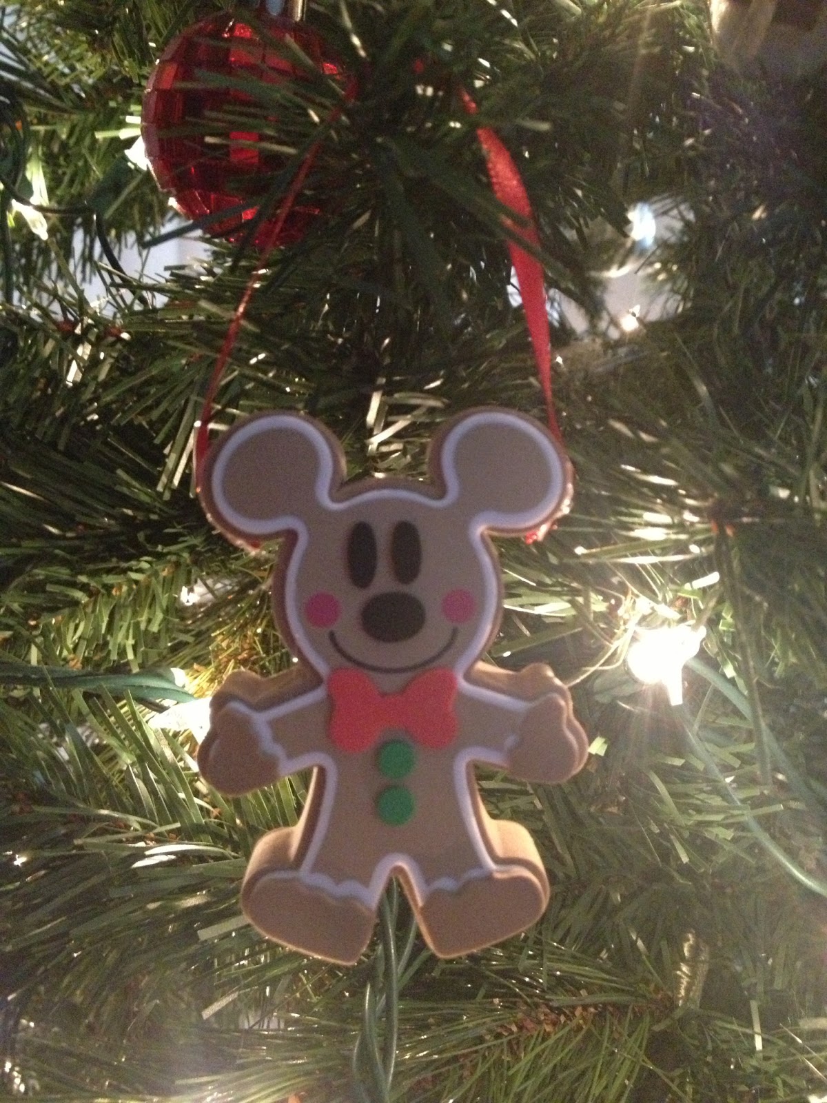 Pin by Heather Vidal on My Disney Stuff  Disney christmas diy, Disney