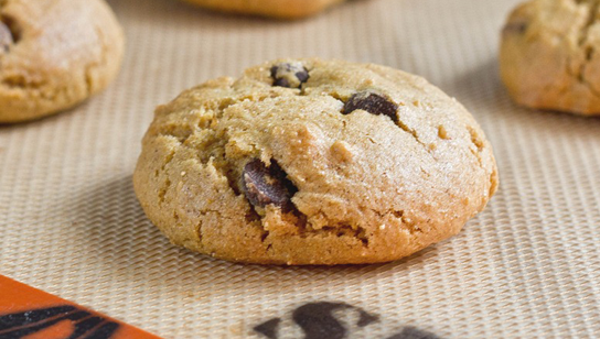 Yummy Recipes: Cakey Chocolate Chip Cookies