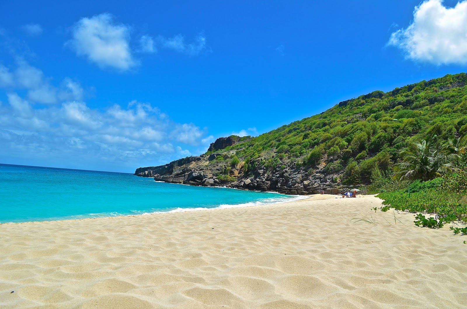 Revolution Aeia: Gouverneur Beach, St. Barths