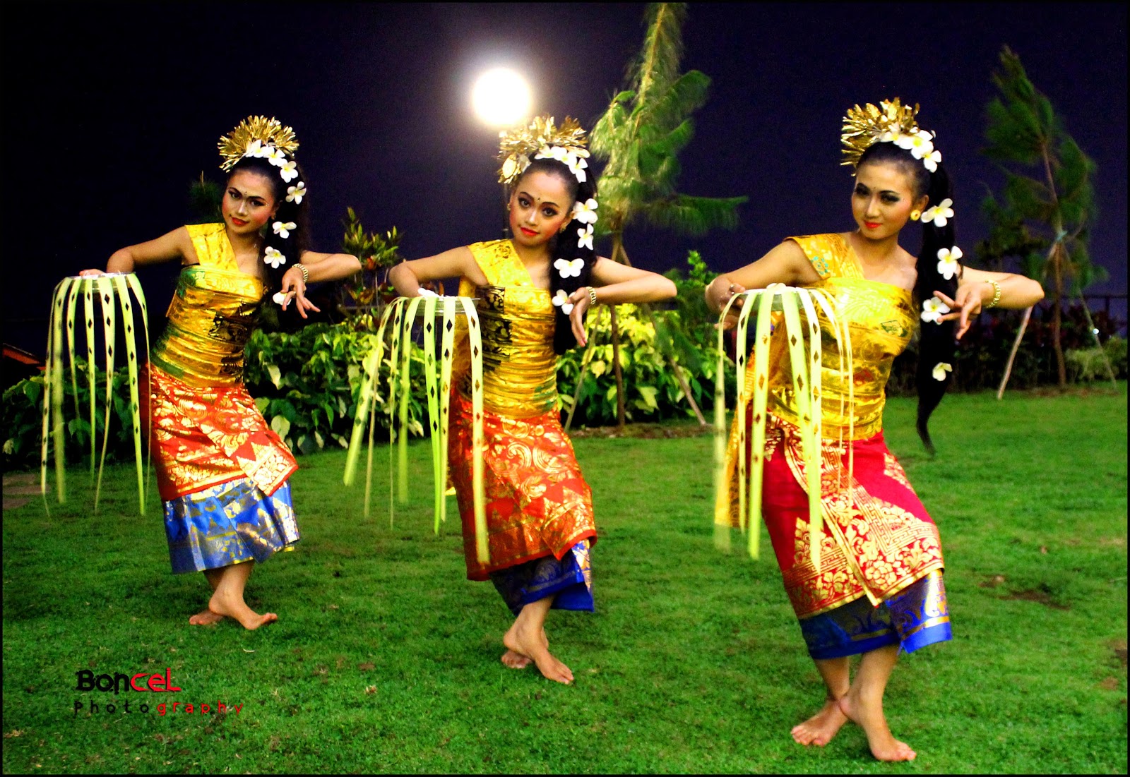 Tari Pendet Tarian Tradisional Khas Bali