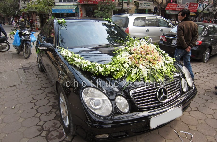 Cho thuê xe cưới Mercedes E200 đời mới - Xe cưới hạng sang