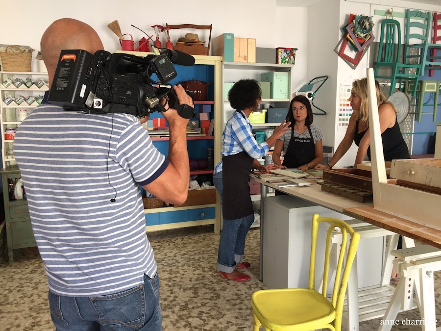 www.annecharriere.com, rtv, rtvmarbella, benahavis, anne charriere, taller, muebles, reciclado, pintura, marbella,