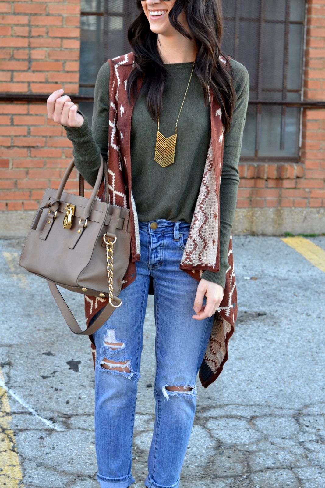 Casual Boho Look with Ripped Denim 