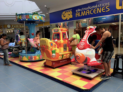kiddie toys in the el Paseo mall in Libertad