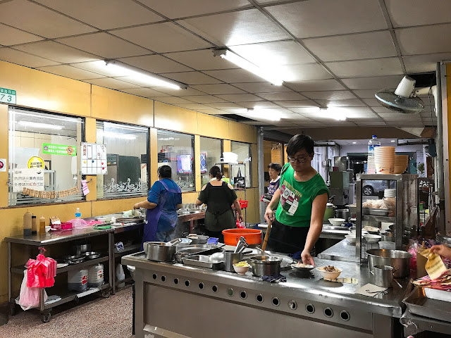 【台南北區】添福麵館，麵條自製俗擱大碗，東西又好吃的古早味麵店