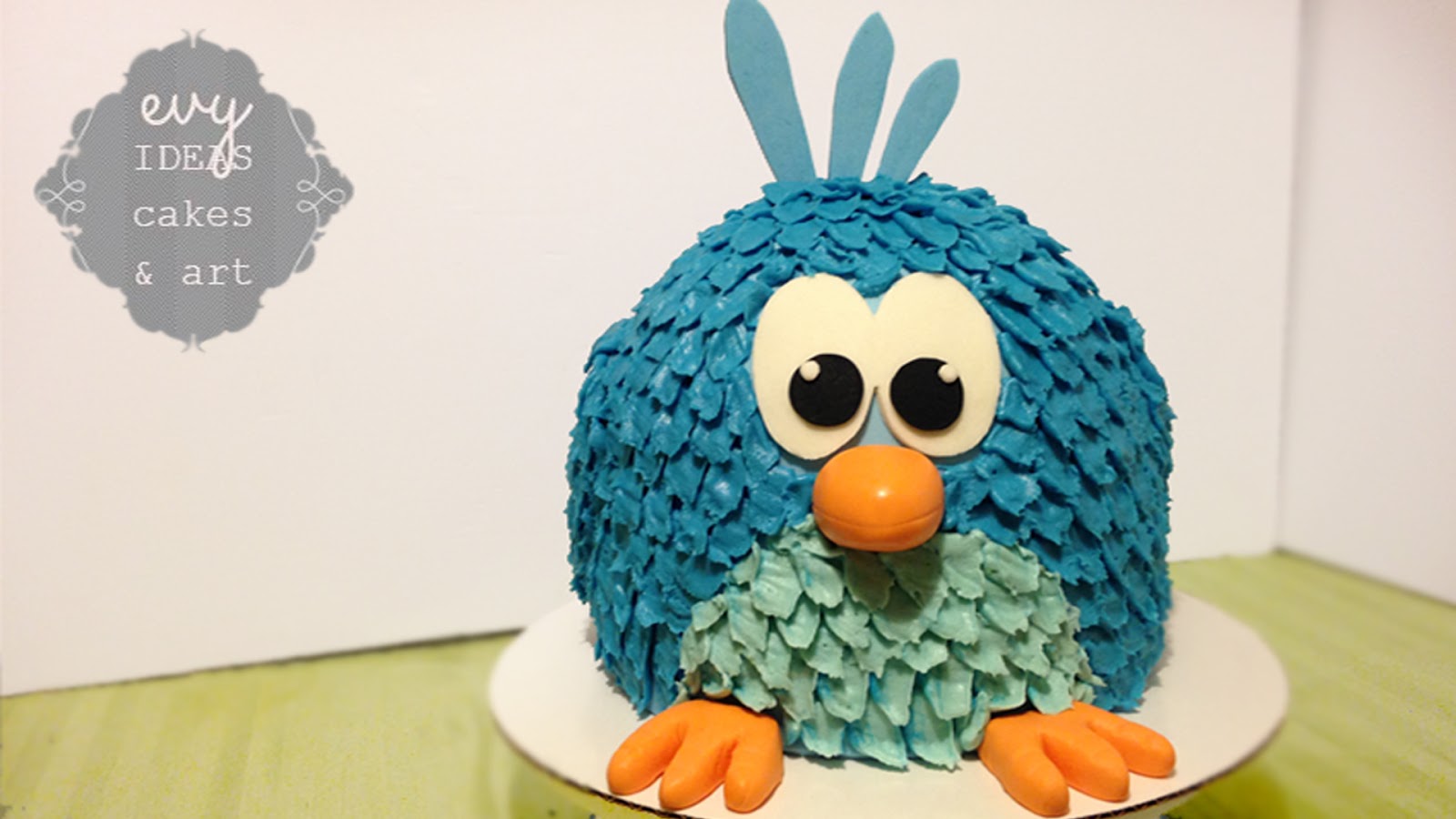Le blog d'evy BIRD CAKE! How to make a cartoon bird birthday cake! So