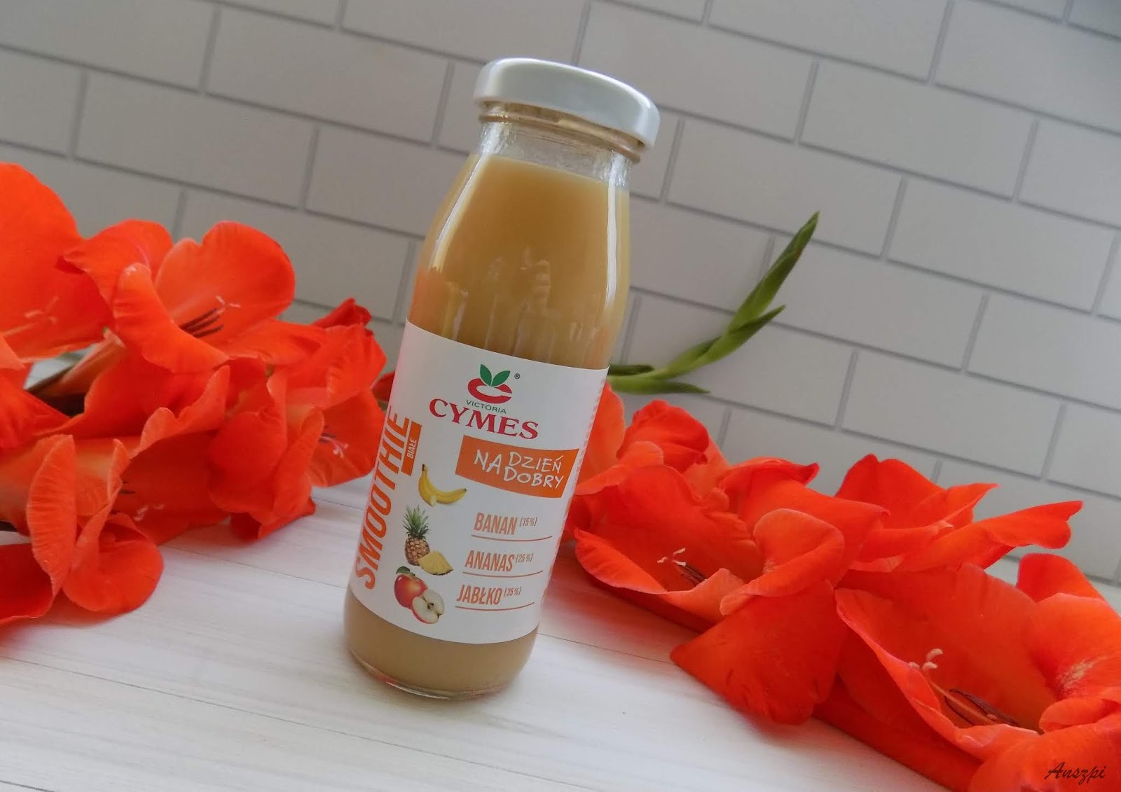 Owoce w butelce smoothie Victoria Cymes Anszpi blog