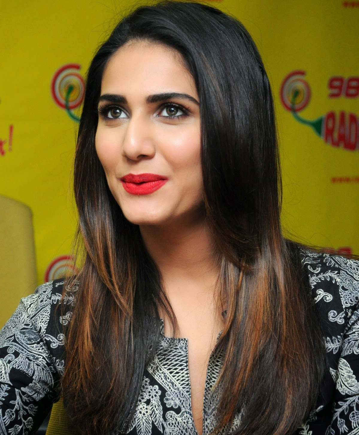 High Quality Bollywood Celebrity Pictures Vaani Kapoor Free Download