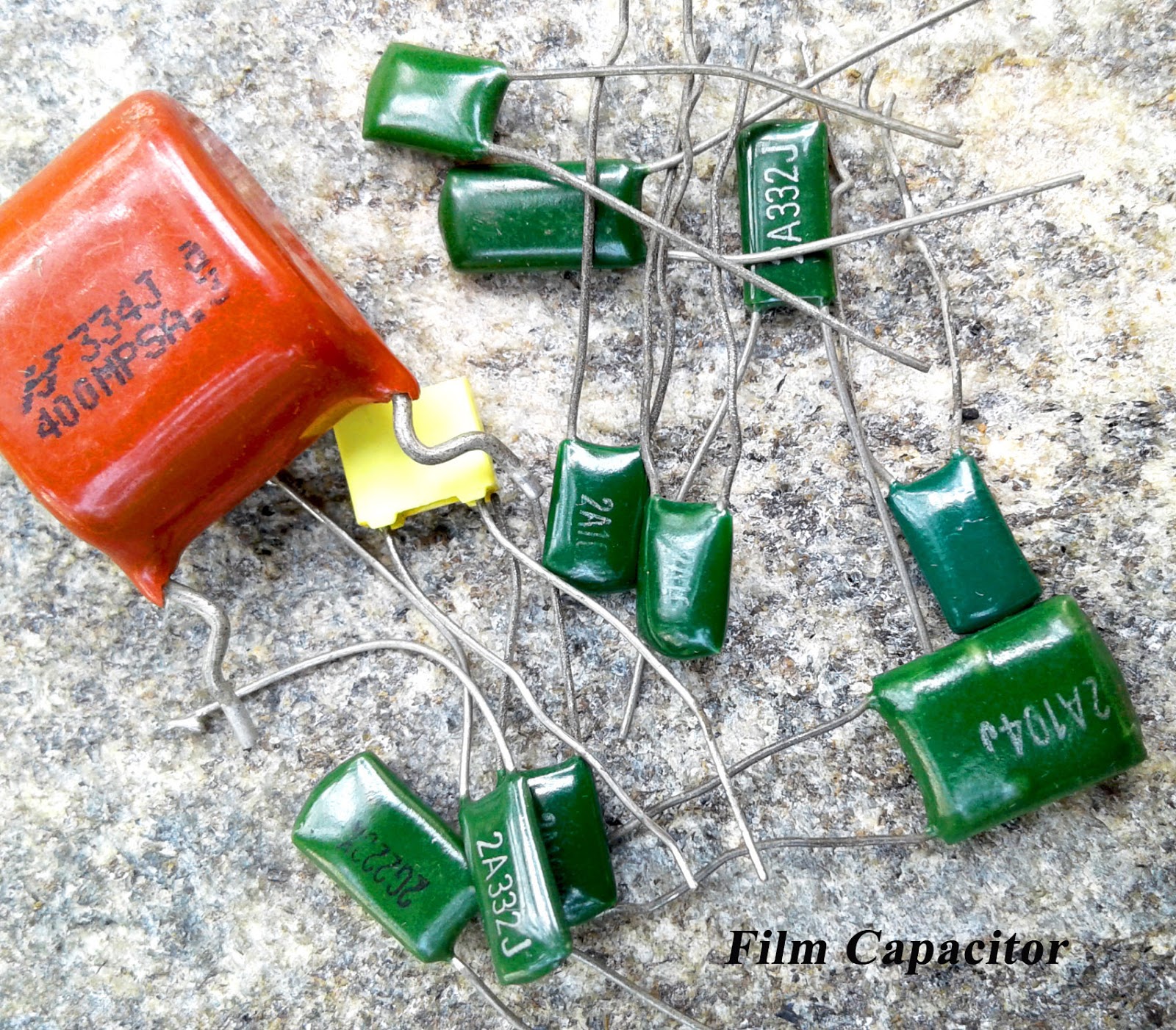 DIY Home Made Capacitors (Paper capacitor and its theory)