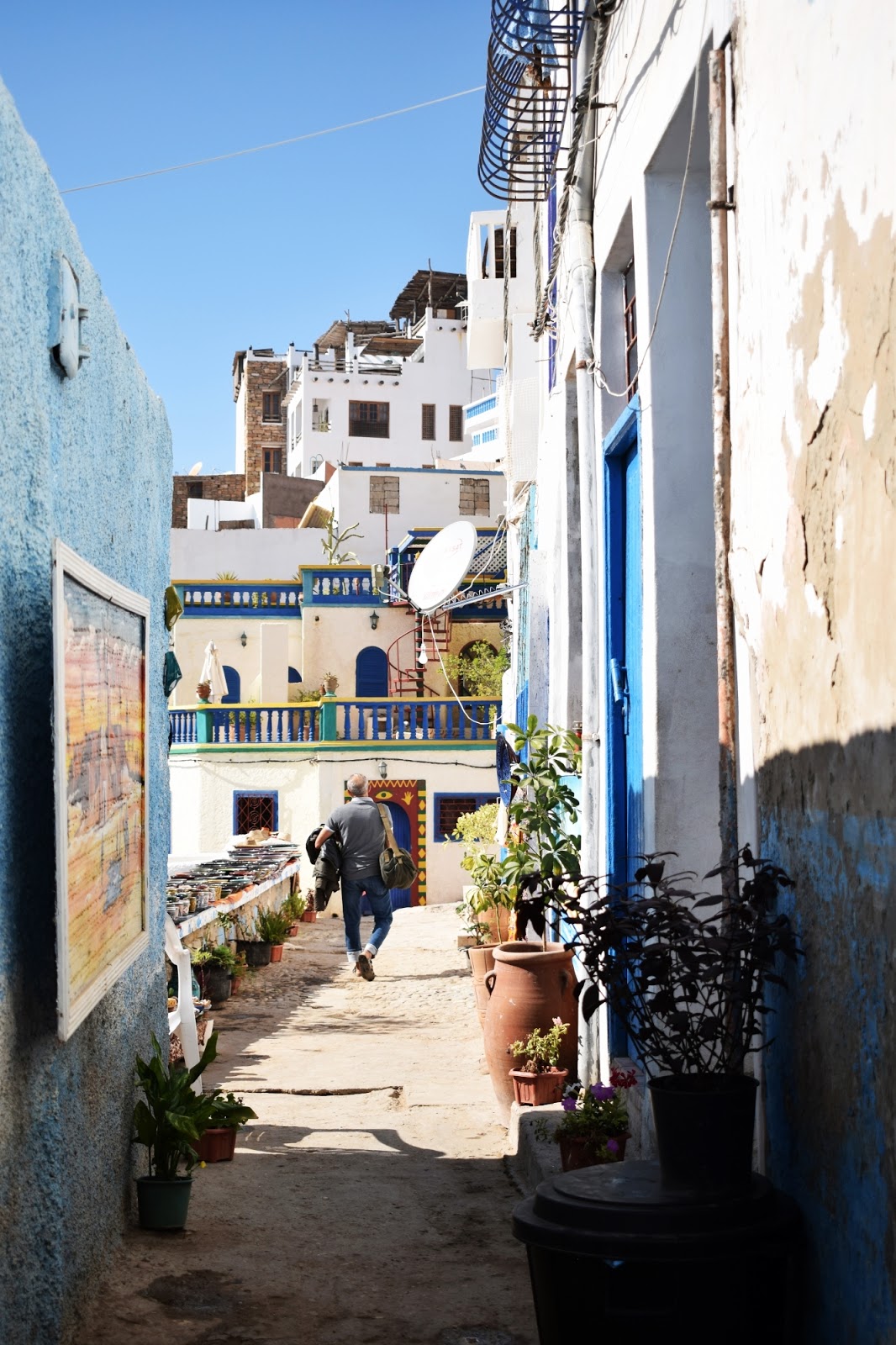 Taghazout, the Moroccan surf paradise how to get there from Agadir?