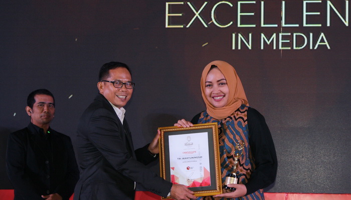 XL Axiata Raih Selular Award 2017 & Telecom Asia Award 2017