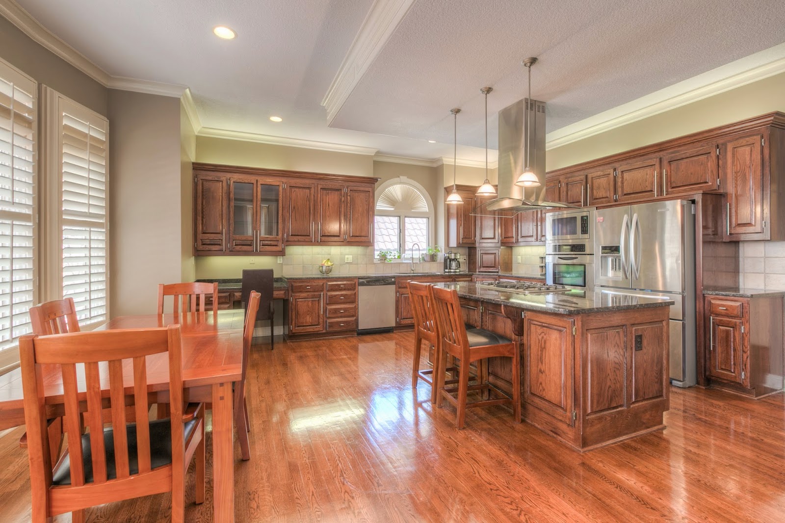 Lakewood Lee's Summit Reverse 4126 NE Hampstead Dr Just Reduced!