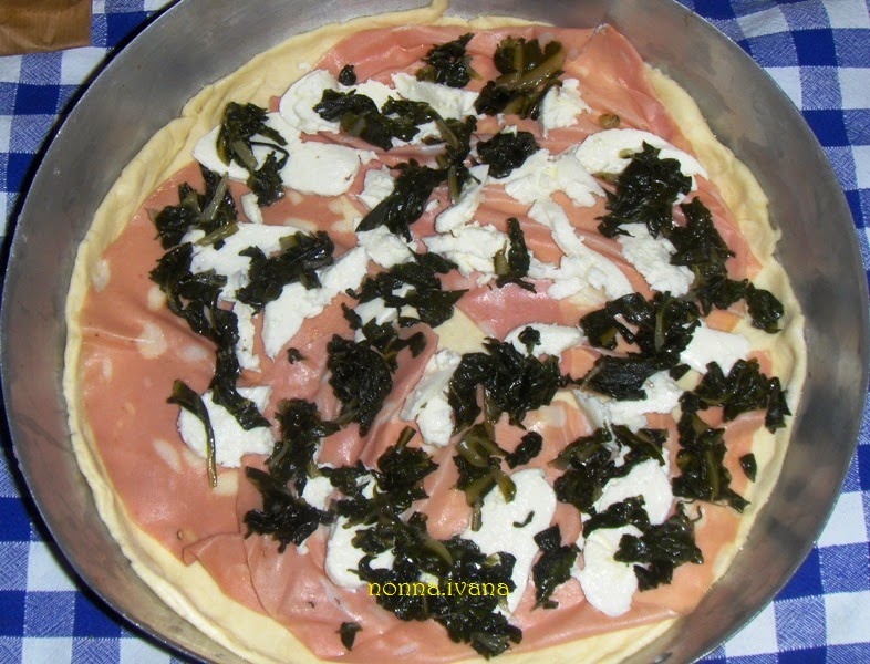 FOCACCIA STRIA FARCITA ALLA MORTADELLA, MOZZARELLA E BIETA!!!