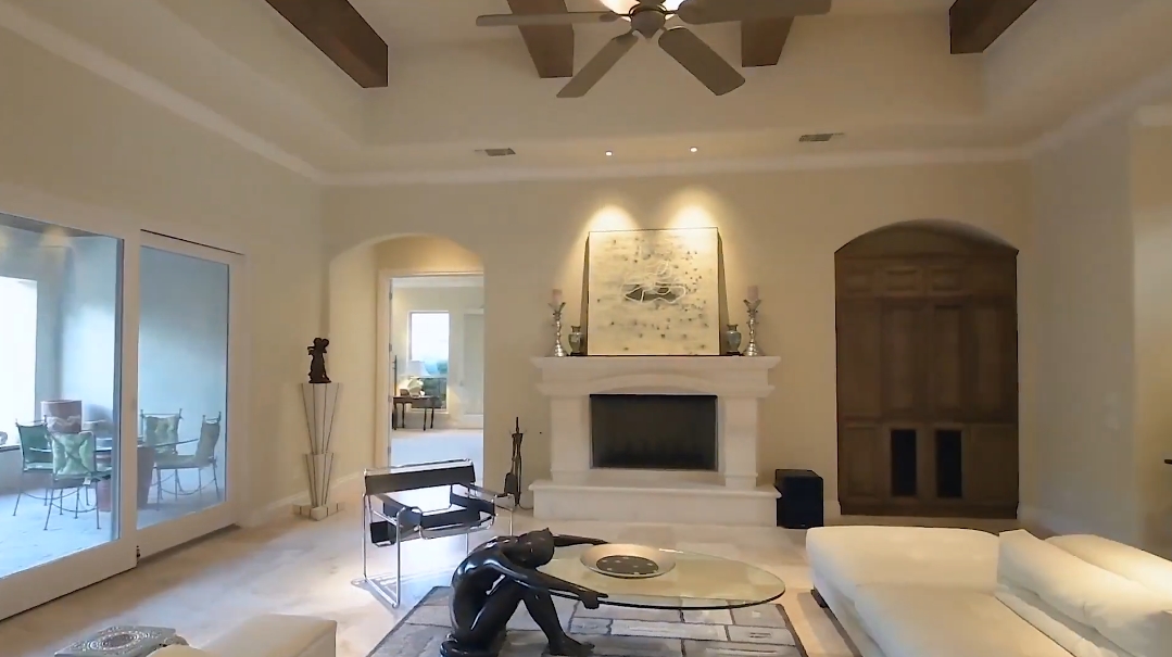 21 Photos vs. 234 Winding Ln, San Antonio, TX Interior Design Luxury Home Tour