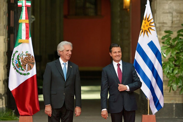 Peña Nieto hace de las suyas, y confunde a Uruguay con Paraguay 
