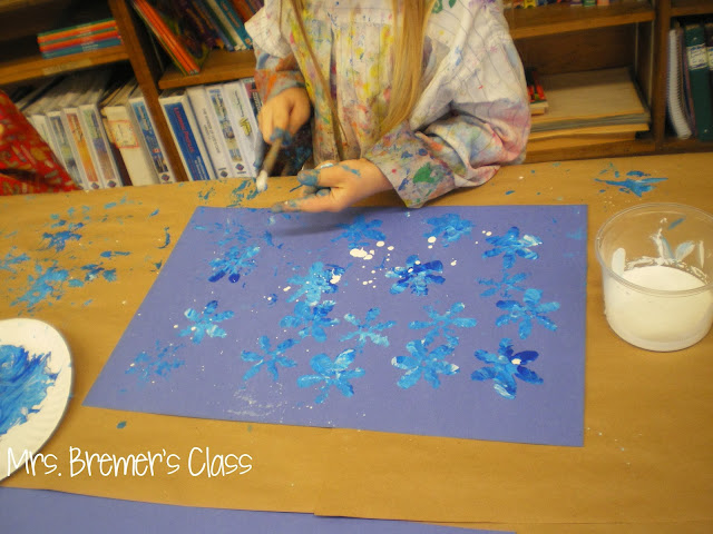 Winter art activities for Kindergarten based on the books The Hat and The Mitten by Jan Brett