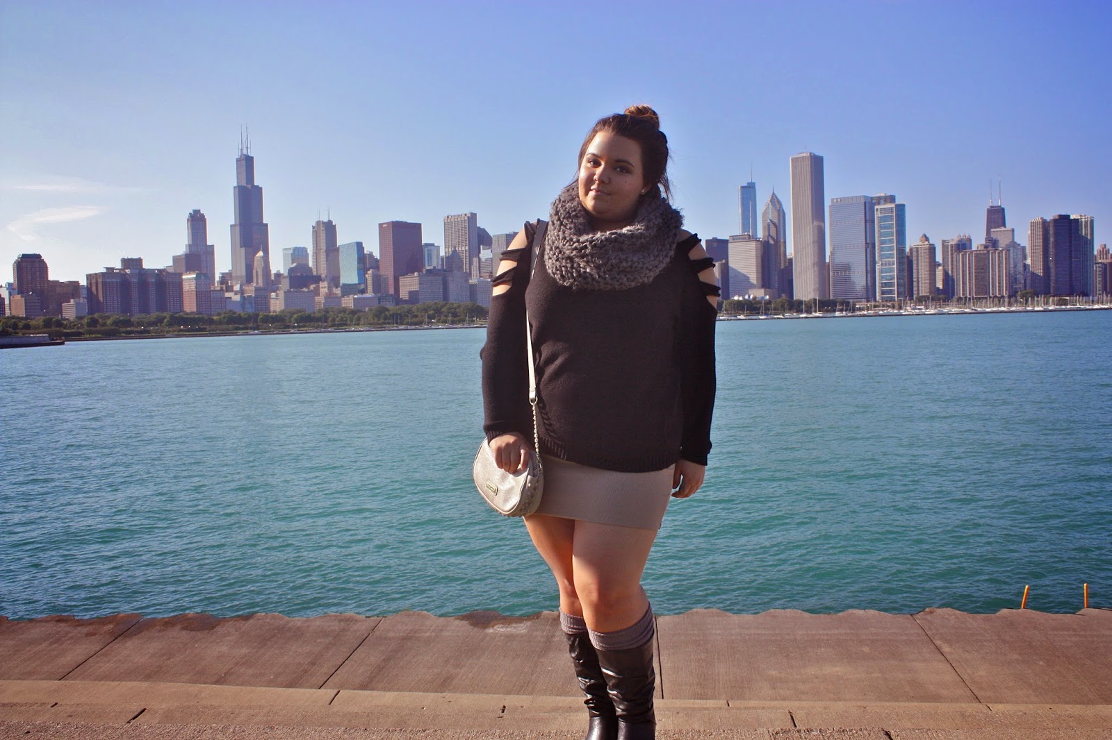 belong to the city, boots, Chicago, chicago skyline, infinity scarf, knee-high socks, Natalie Craig, natalieinthecity, nude skirt, partynextdoor, sweater cut outs, top knot, fall fashion, fall trends, bulky scarves, fashion blogger, plus size fashion, plus size fashion blogger